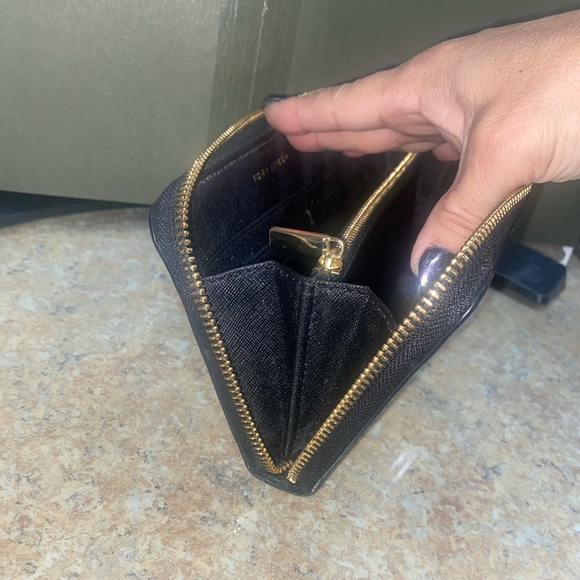 EUC Tory Burch Black Wallet - Picture 10 of 15